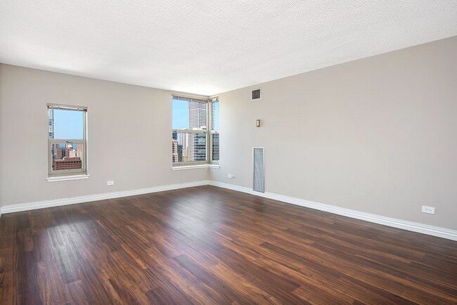 Foto del edificio - 100 W Chestnut St