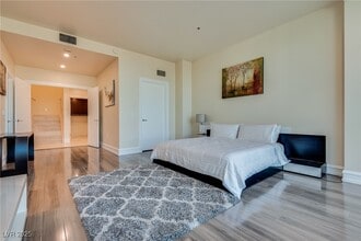 Building Photo - 2700 S Las Vegas Blvd