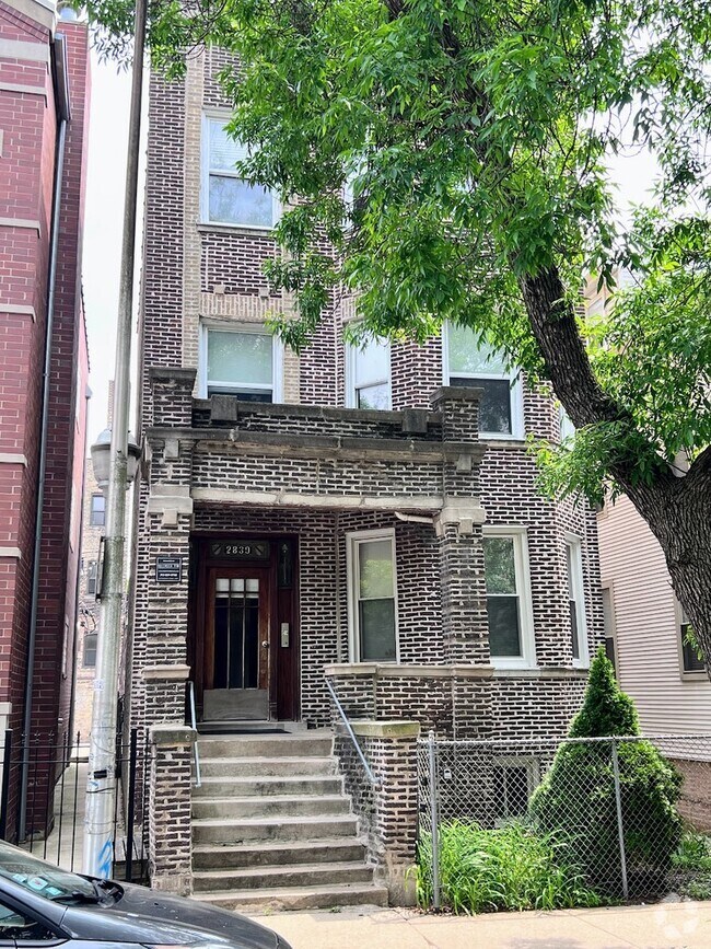 Building Photo - 2839 W Lyndale St