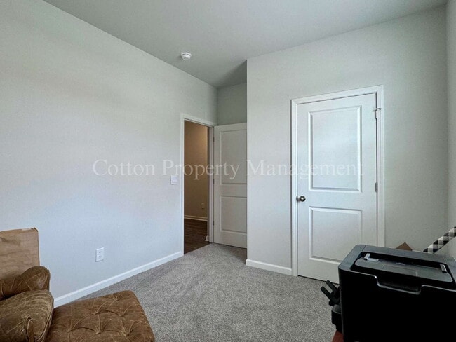 Building Photo - 816 Delta Ct