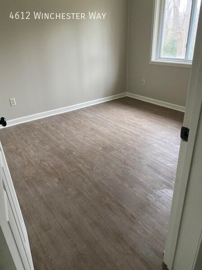 Foto del edificio - 4612 Winchester Way