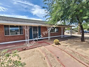 Building Photo - 404 S Cherry Ave