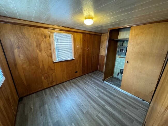 Building Photo - Mobile Home