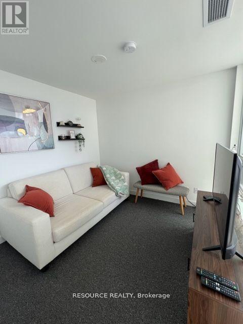 Building Photo - 120 Varna Dr