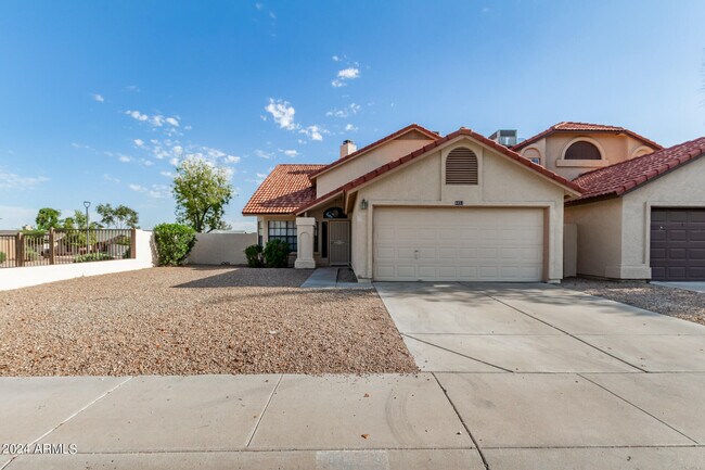 Foto del edificio - 4453 E Wildwood Dr