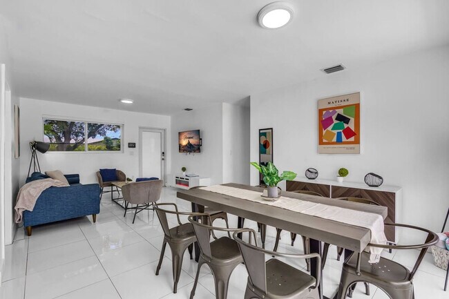 Foto del edificio - 7061 Coolidge St