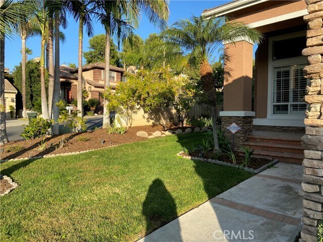 Foto del edificio - 904 S Creekview Ln