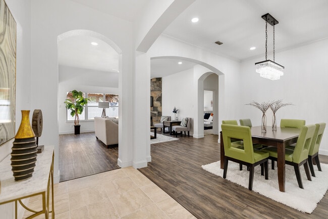 Open formal dining and living - 4817 Culberson Ct