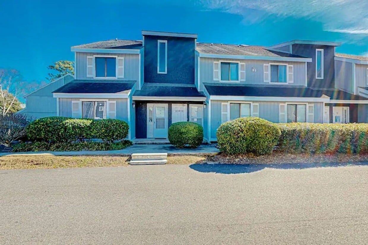 Foto principal - 3700 Golf Colony Ln