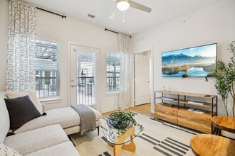 Building Photo - Matador