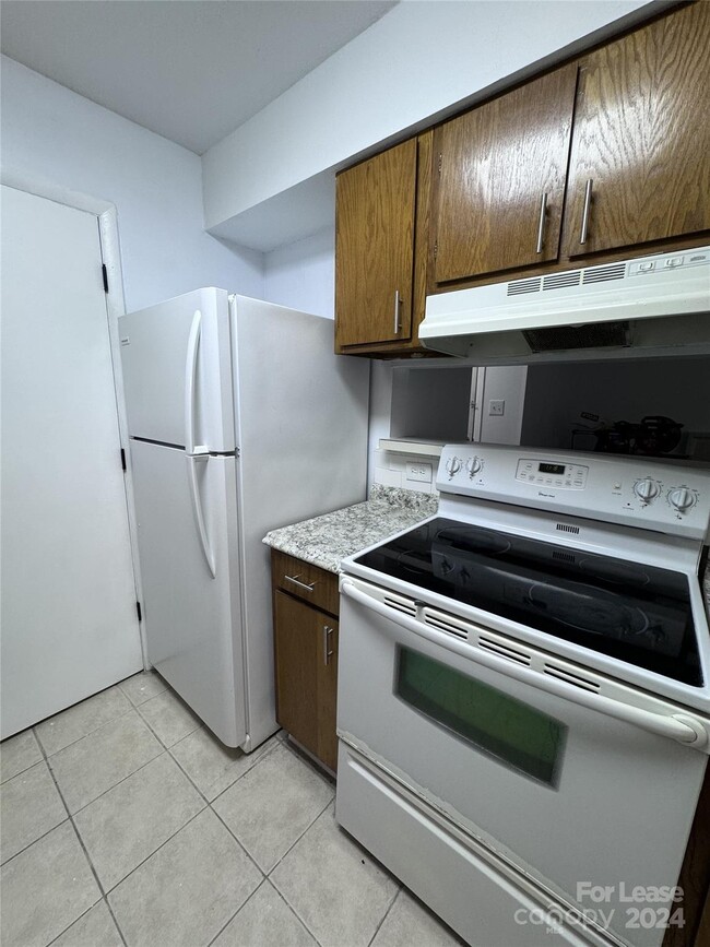 Building Photo - 5024 Sardis Rd