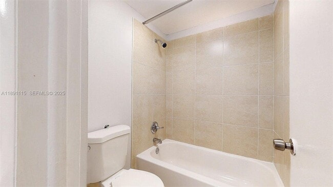 Foto del edificio - 4850 SW 63rd Terrace