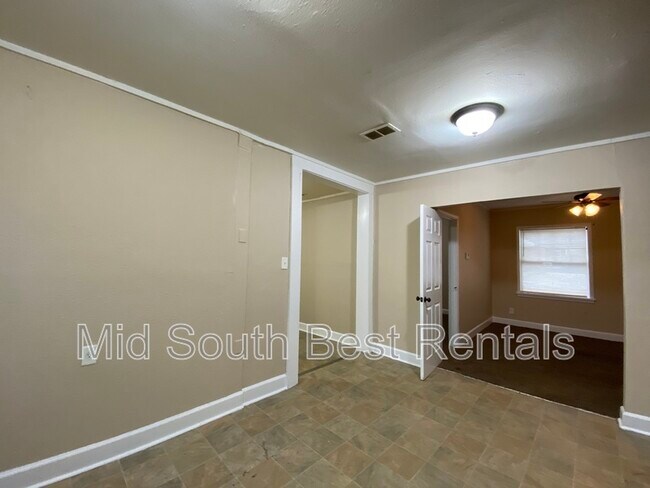 Foto del edificio - 3384 Buchanan Ave