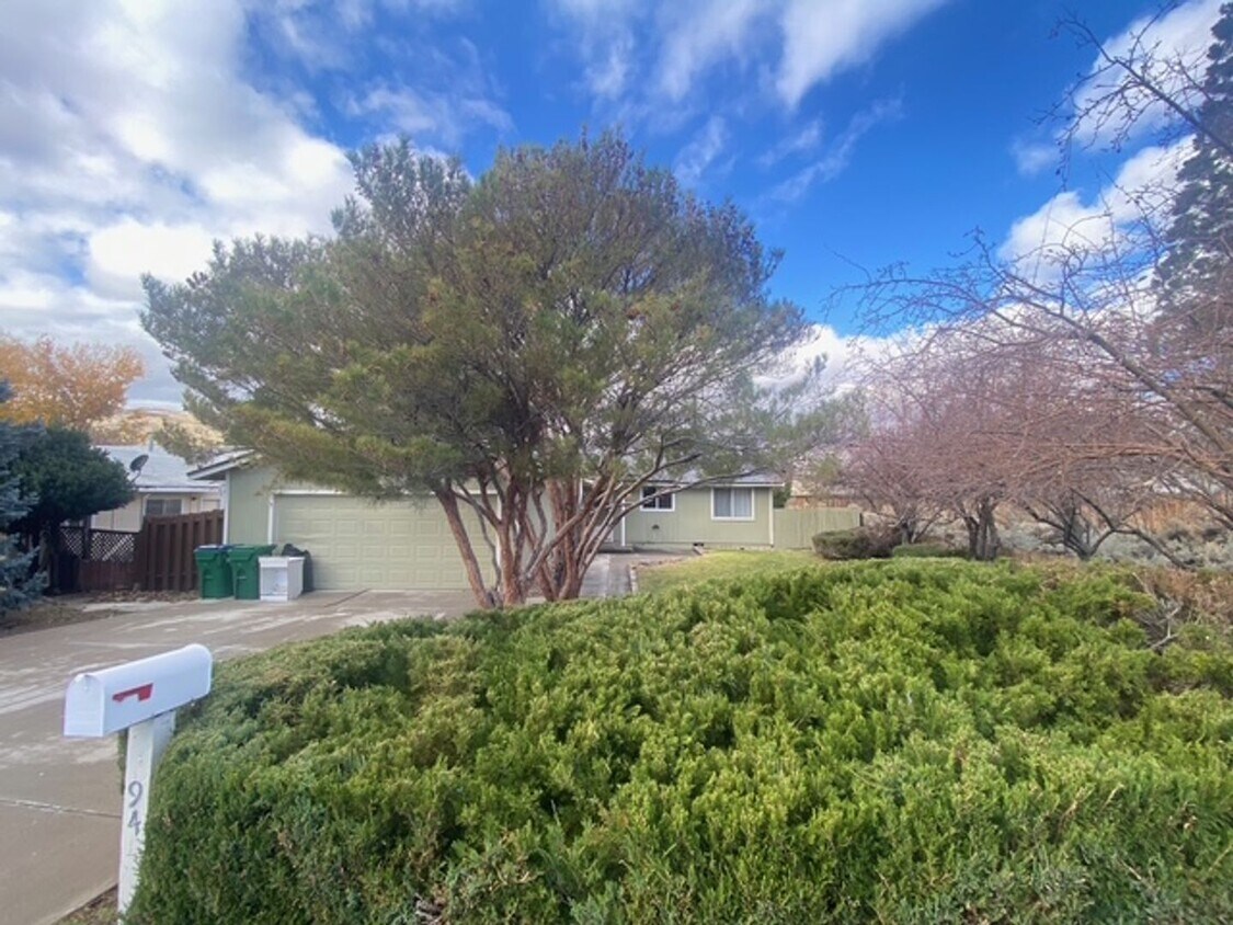 Foto del edificio - Cozy, recently updated 3 bedroom 2 bathroom home in the Steamboat Area!