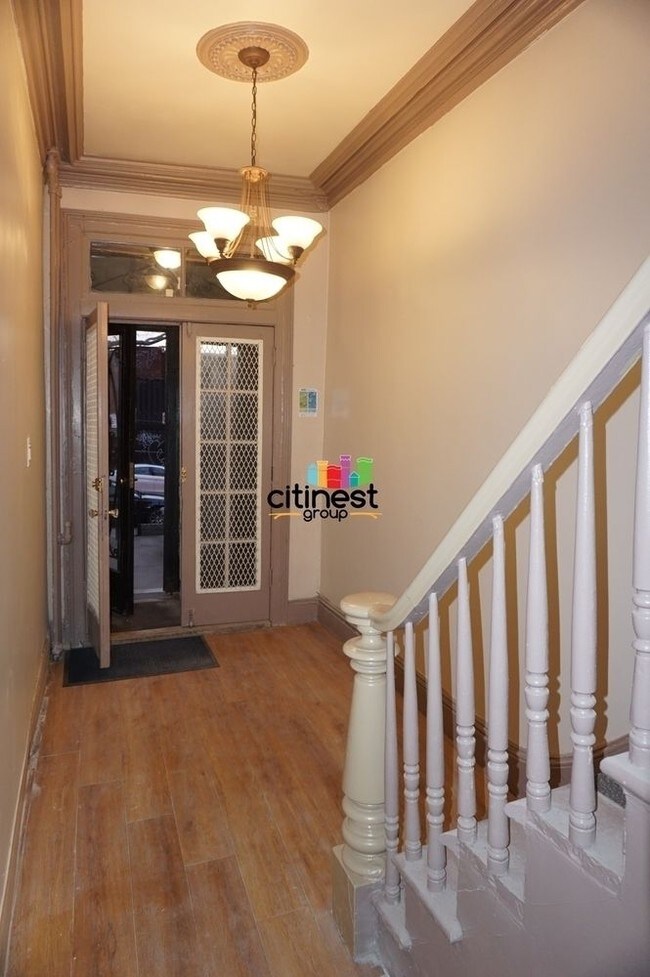 Foto del edificio - 275 24th St