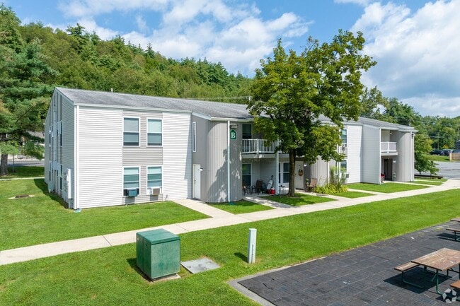 Interior Photo - Emerald Pond Estates | Renovated 1 & 2 Bed...