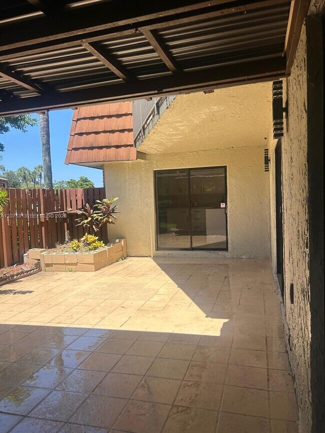 Foto del edificio - 1316 SW 118th Terrace