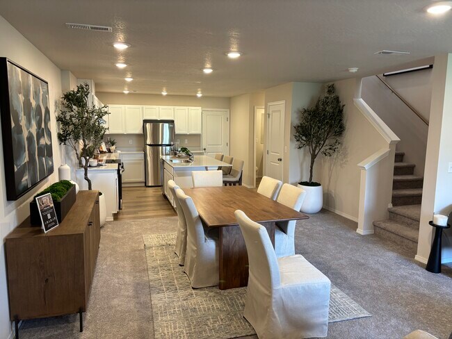 Vista desde el interior de la puerta de entrada - 94 E Spirea Ln