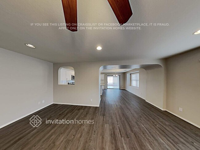 Foto del edificio - 10908 E Forge Ave