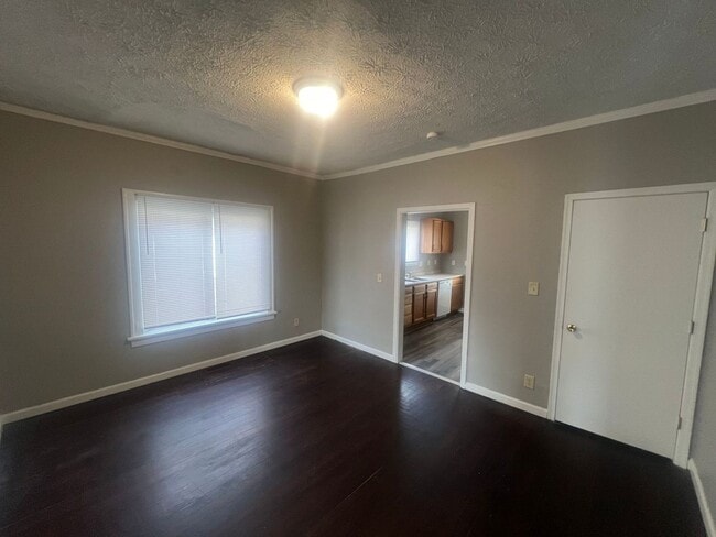 Building Photo - 1048 Hooven 2BR/1BA (Hamilton)