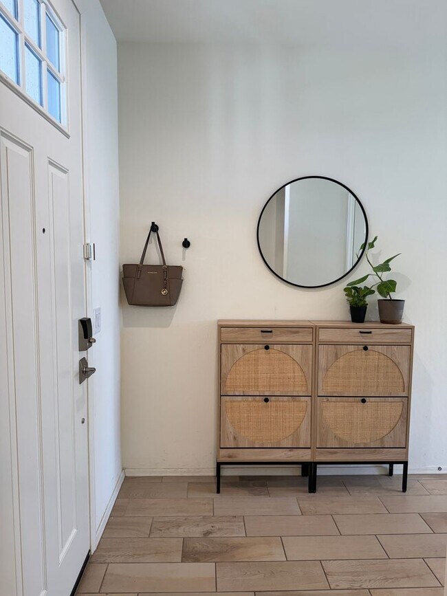 Building Photo - Charming 3 Bedroom House in Avondale
