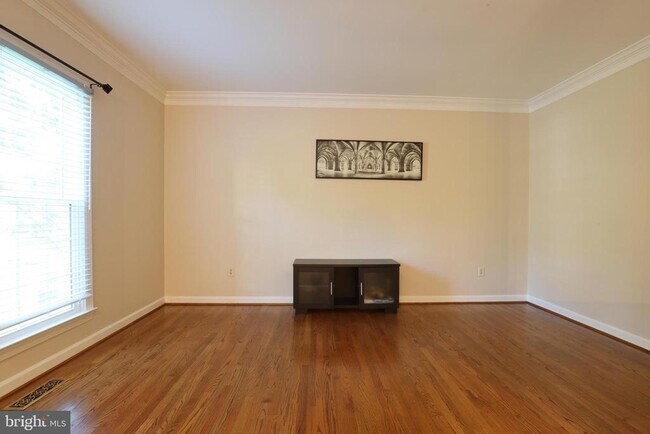 Foto del edificio - 6732 Rock Brook Dr