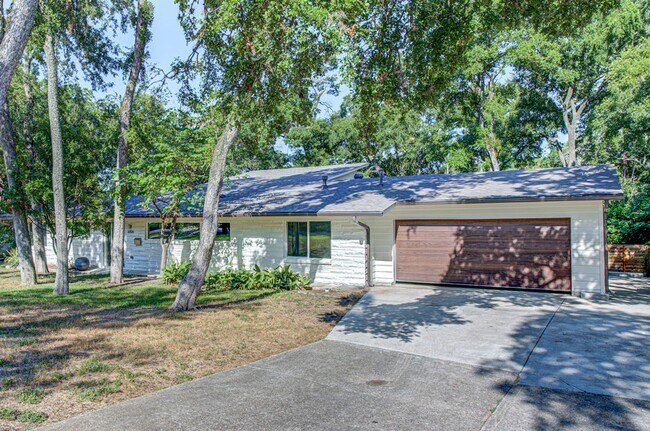 Building Photo - Stylish 4/3.5 Home in Allandale with a Pool!