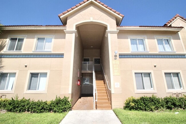Building Photo - 1115 Golden Lakes Blvd