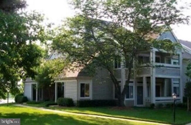 Foto del edificio - Bright Condo Living in Prime Fairfax Location