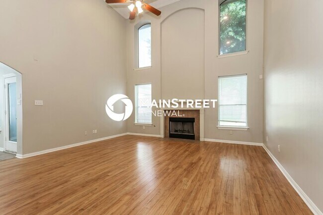 Foto del edificio - 4 Bedroom Pet-Friendly Home in Humble, TX with Main Street Renewal