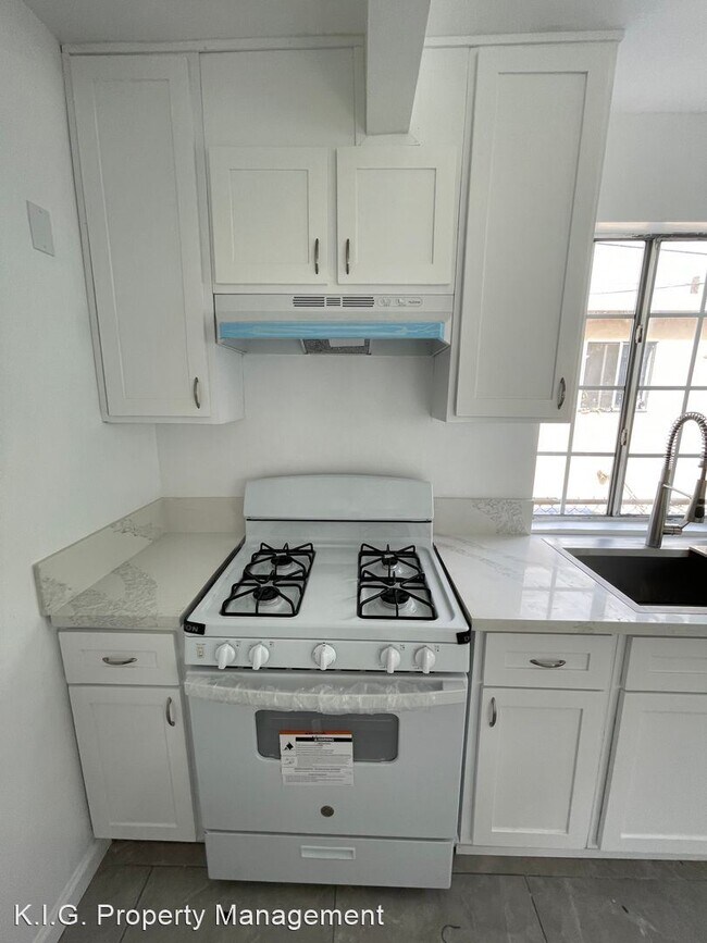 Foto del edificio - 2 br, 1 bath Apartment - 4208 - 4210 Dozie...