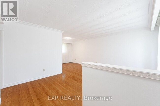 Building Photo - 588 Hyacinthe Blvd