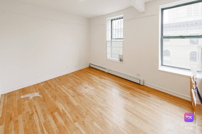 Foto del edificio - 301 W 112th St