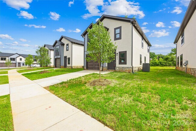 Building Photo - 2809 Ava Ave