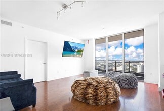 Building Photo - 90 SW 3rd St