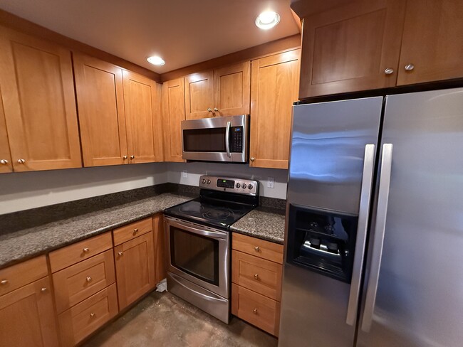 Building Photo - 10009 NE 123rd St