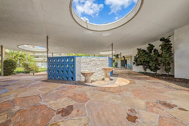 Foto del edificio - 6824 E 2nd St
