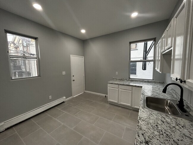 Foto del edificio - 151 S Clinton St