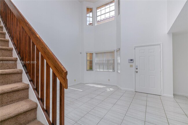 Building Photo - 2592 W Saratoga Dr