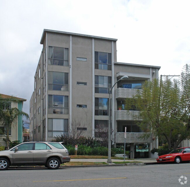 Building Photo - 484 S Roxbury Dr