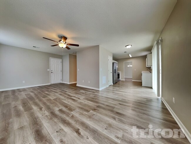 Building Photo - 208 Autumn Woods Dr