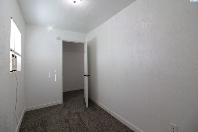 Foto del edificio - 2 Bed/1 Bath + an Office Unit Kennewick Tr...