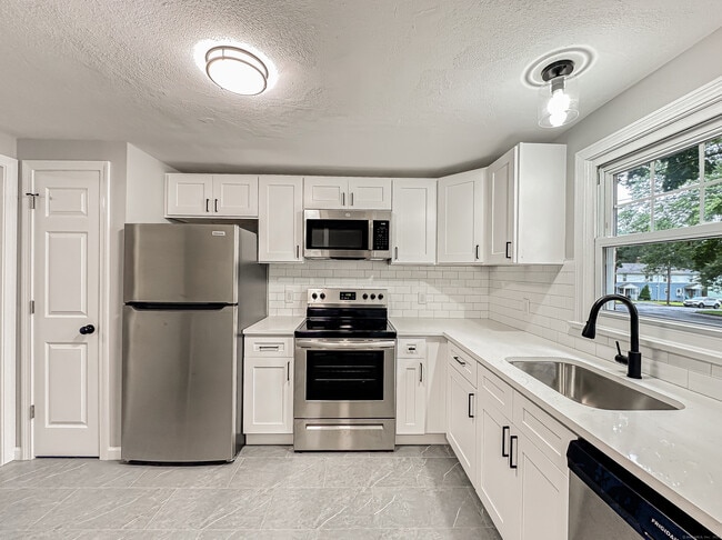 Building Photo - 85 Cold Spring Cir