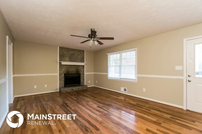 Building Photo - 371 Indian Hills Dr