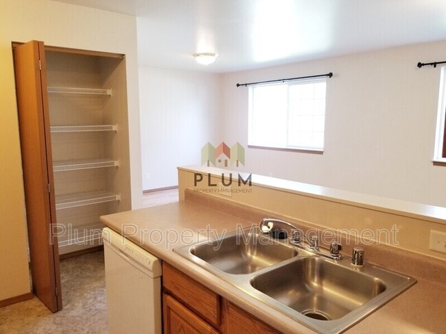 Building Photo - 1946 S 12th St W