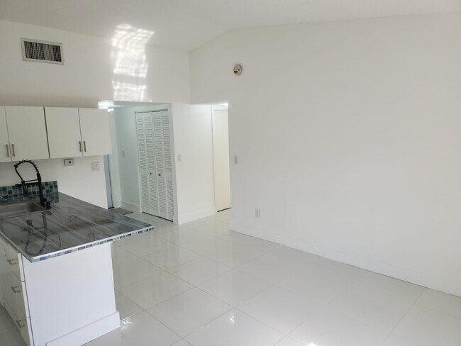 Foto del edificio - 10345 SW 209th Ln