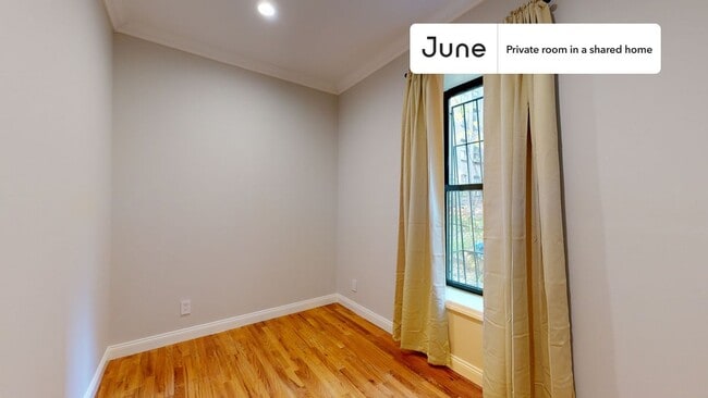 Building Photo - Room in Shared 3 bed/1 bath home in Hamilton Heights