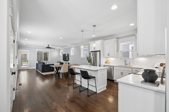 Foto del edificio - 625A Ries Ave