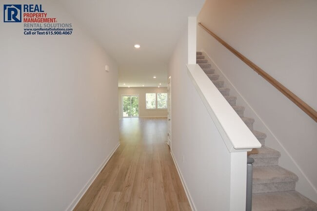 Building Photo - 2232 Robert Gwynne Dr