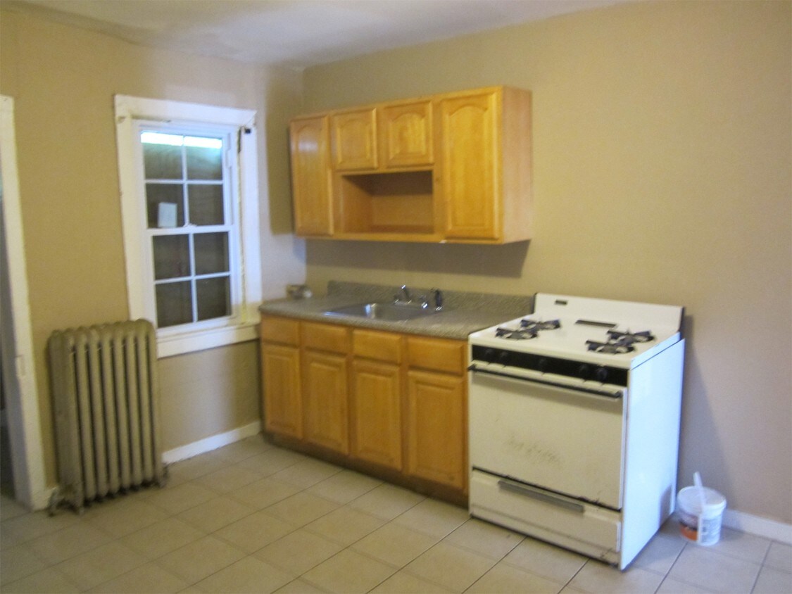 Building Photo - 351 Saint Joes Ave